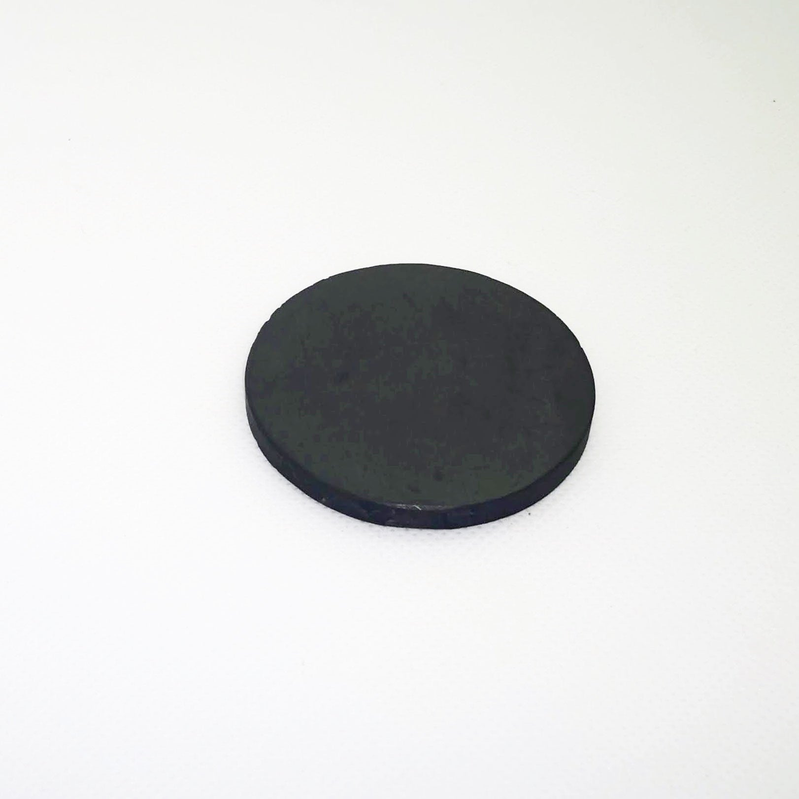 schungitrund in schwarz